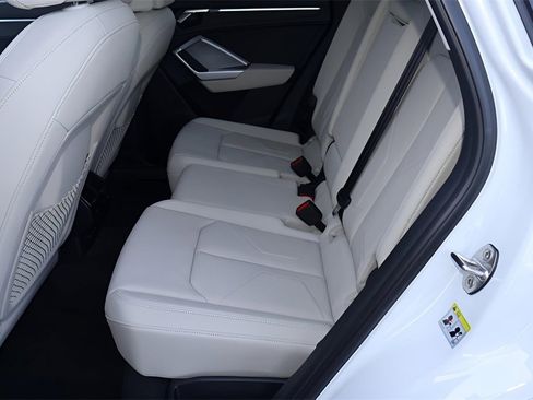 Used 2024 Audi Q3 2.0T Premium Plus image 13