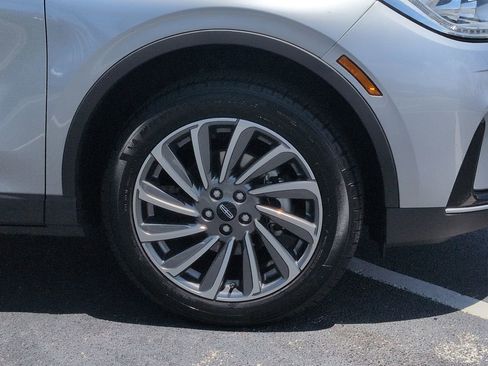 Used 2024 Lincoln Corsair Reserve FWD image 11