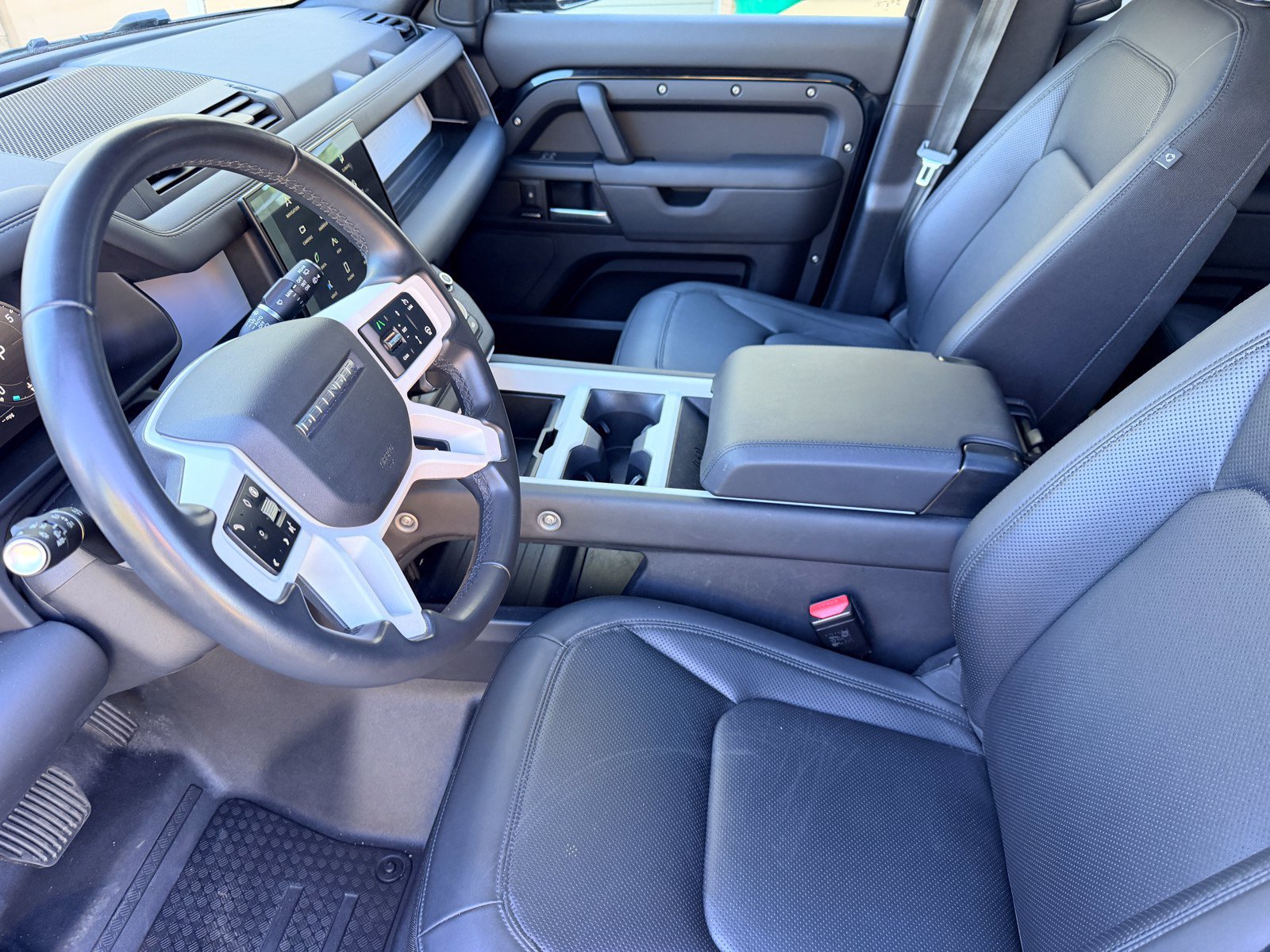 Used 2025 Land Rover Defender 110 S AWD/4WD image 17