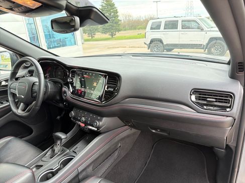 Used 2025 Dodge Durango GT image 34