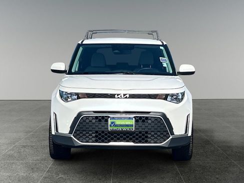 Used 2024 Kia Soul LX w/ Option Group 015 FWD image 2