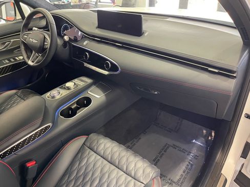 Used 2025 Genesis GV70 3.5T Sport w/ Sport Prestige Package AWD/4WD image 39