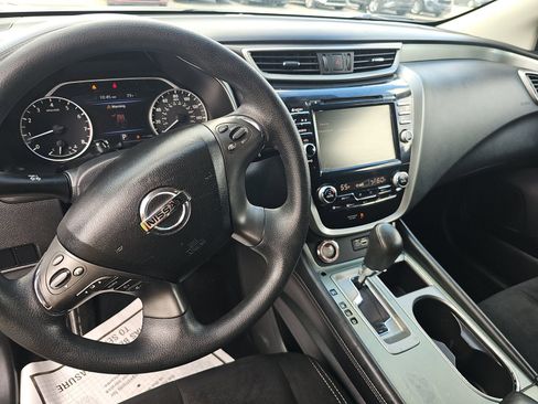 Used 2019 Nissan Murano S image 16