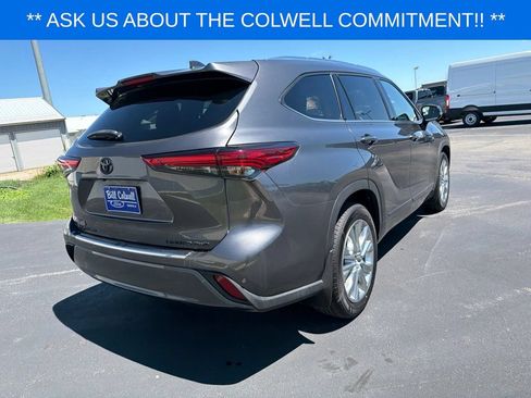 Used 2022 Toyota Highlander Limited AWD/4WD image 4