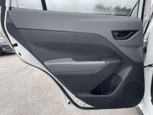 Used 2024 Subaru Crosstrek 2.0i Premium image 2