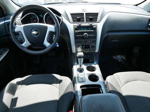 Used 2009 Chevrolet Traverse LT FWD image 10