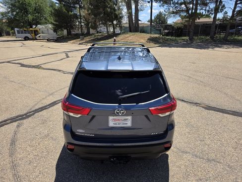 Used 2018 Toyota Highlander XLE AWD/4WD image 6