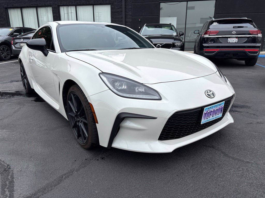 Used 2024 Toyota GR86 Premium RWD image 2