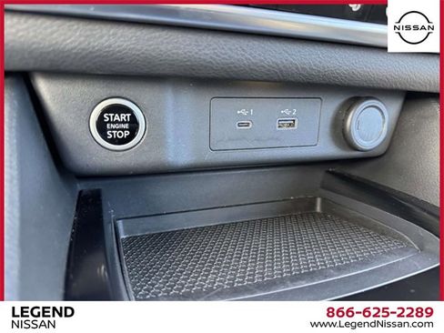 Used 2022 Nissan Rogue SV image 26