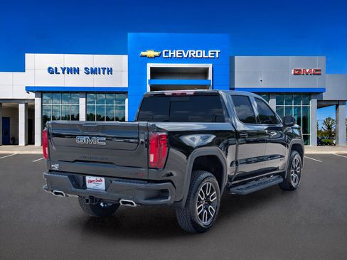 Used 2025 GMC Sierra 1500 AT4 w/ Technology Package AWD/4WD image 8