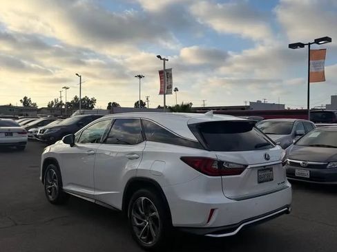 Used 2018 Lexus RX 450hL Luxury w/ Accessory Package AWD/4WD image 4