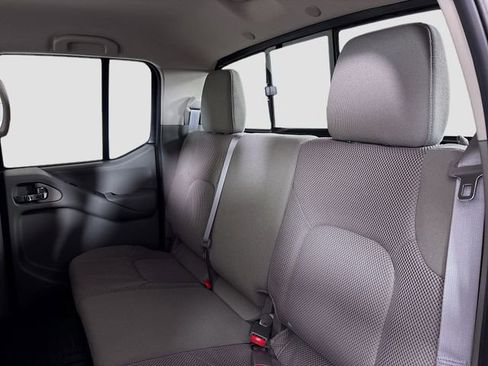 Used 2020 Nissan Frontier SV w/ Midnight Edition Floor Mats image 23