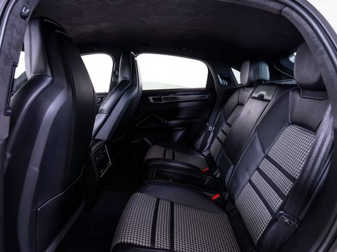 Used 2023 Porsche Cayenne GTS AWD/4WD image 23