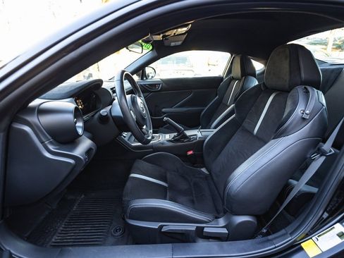 Used 2024 Toyota GR86 Premium image 18