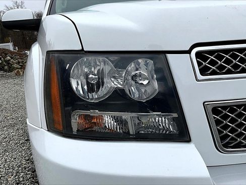 Used 2013 Chevrolet Suburban LT image 28