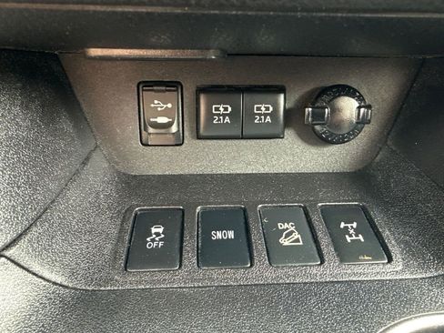 Used 2018 Toyota Highlander SE AWD/4WD image 37