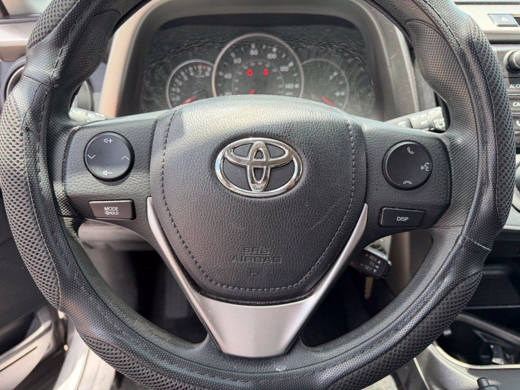 Used 2016 Toyota RAV4 LE FWD image 24