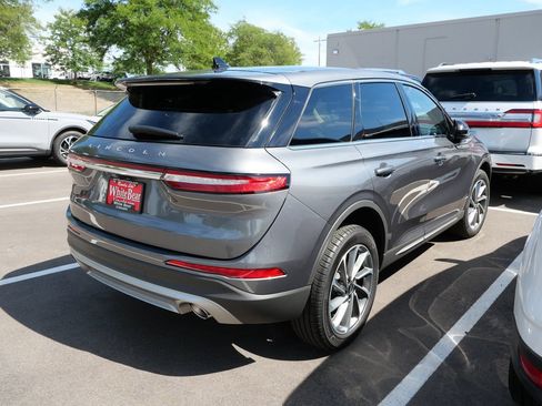 Used 2025 Lincoln Corsair AWD w/ Equipment Group 101A image 6