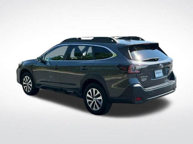 Used 2023 Subaru Outback Premium AWD/4WD image 5