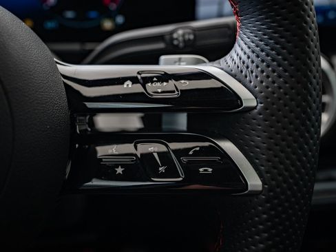 Certified 2025 Mercedes-Benz GLA 250 4MATIC image 26