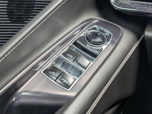 Used 2023 Chevrolet Corvette Stingray Premium Conv w/ Stealth Interior Trim Package RWD image 19