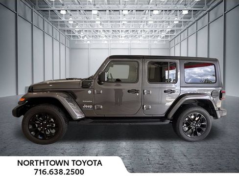 Used 2023 Jeep Wrangler Unlimited Sahara w/ Cold Weather Group AWD/4WD image 2