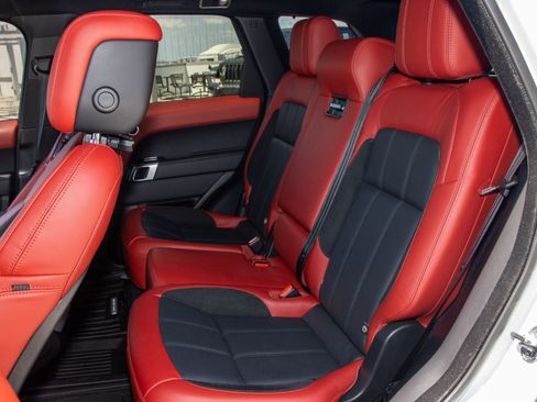 Used 2022 Land Rover Range Rover Sport HST image 17