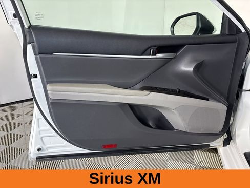 Used 2024 Toyota Camry SE image 8