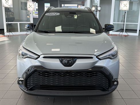 Used 2024 Toyota Corolla Cross AWD Hybrid w/ Convenience Package image 6