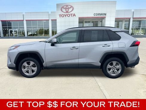 Used 2025 Toyota RAV4 XLE AWD/4WD image 2
