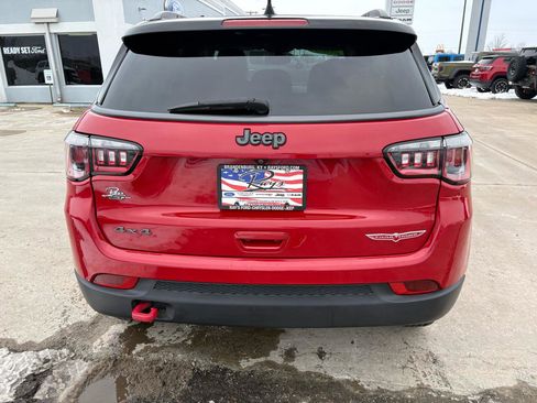 Used 2020 Jeep Compass Trailhawk image 4