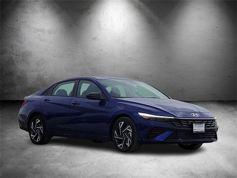 New 2025 Hyundai Elantra Sport image 2