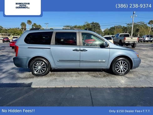 Used 2012 Kia Sedona EX w/ Luxury Pkg image 4
