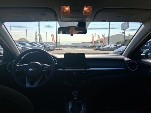 Used 2019 Kia Forte LXS image 18