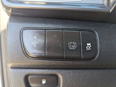 Used 2019 Kia Niro LX image 23