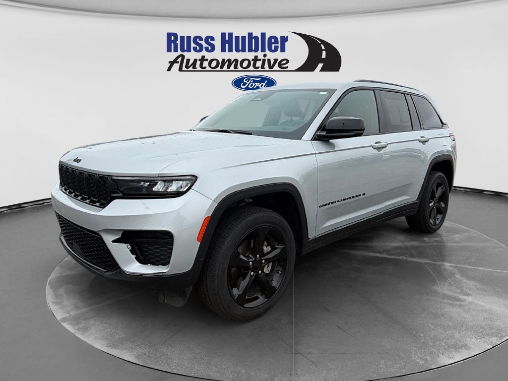Used 2023 Jeep Grand Cherokee Altitude AWD/4WD image 1