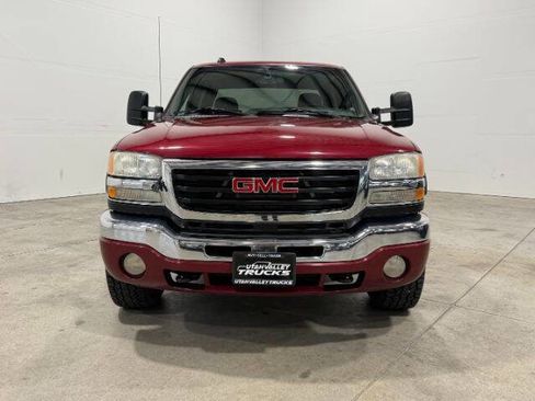 Used 2005 GMC Sierra 2500 SLE w/ Heavy-Duty Power Package image 3