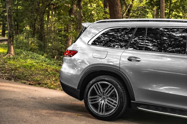 Used 2023 Mercedes-Benz GLS 450 4MATIC image 8
