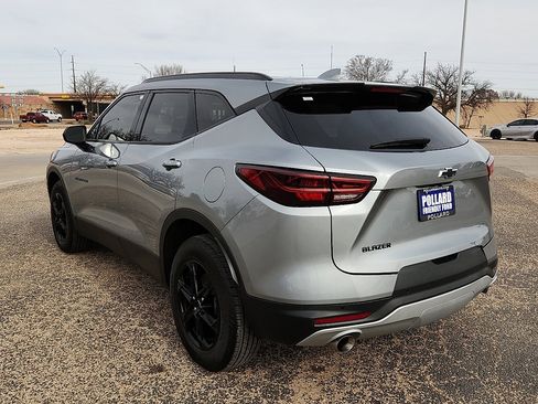 Used 2025 Chevrolet Blazer LT w/ Convenience Package image 2