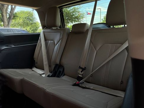 Used 2024 Ford Expedition Limited AWD/4WD image 13