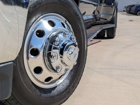 Used 2019 RAM 3500 Laramie AWD/4WD image 2