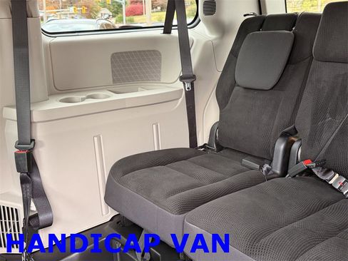 Used 2019 Dodge Grand Caravan SE image 15