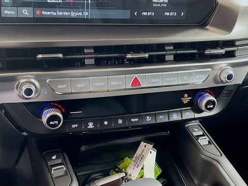 New 2025 Kia Telluride S image 16