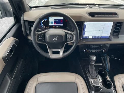 Used 2024 Ford Bronco Wildtrak image 13