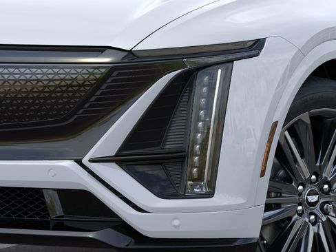 New 2026 Cadillac Lyriq V AWD/4WD image 10