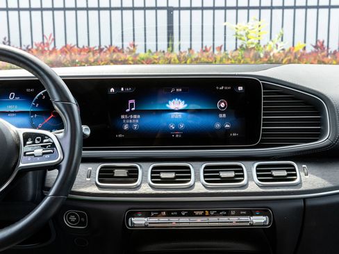 Used 2022 Mercedes-Benz GLS 450 4MATIC image 32