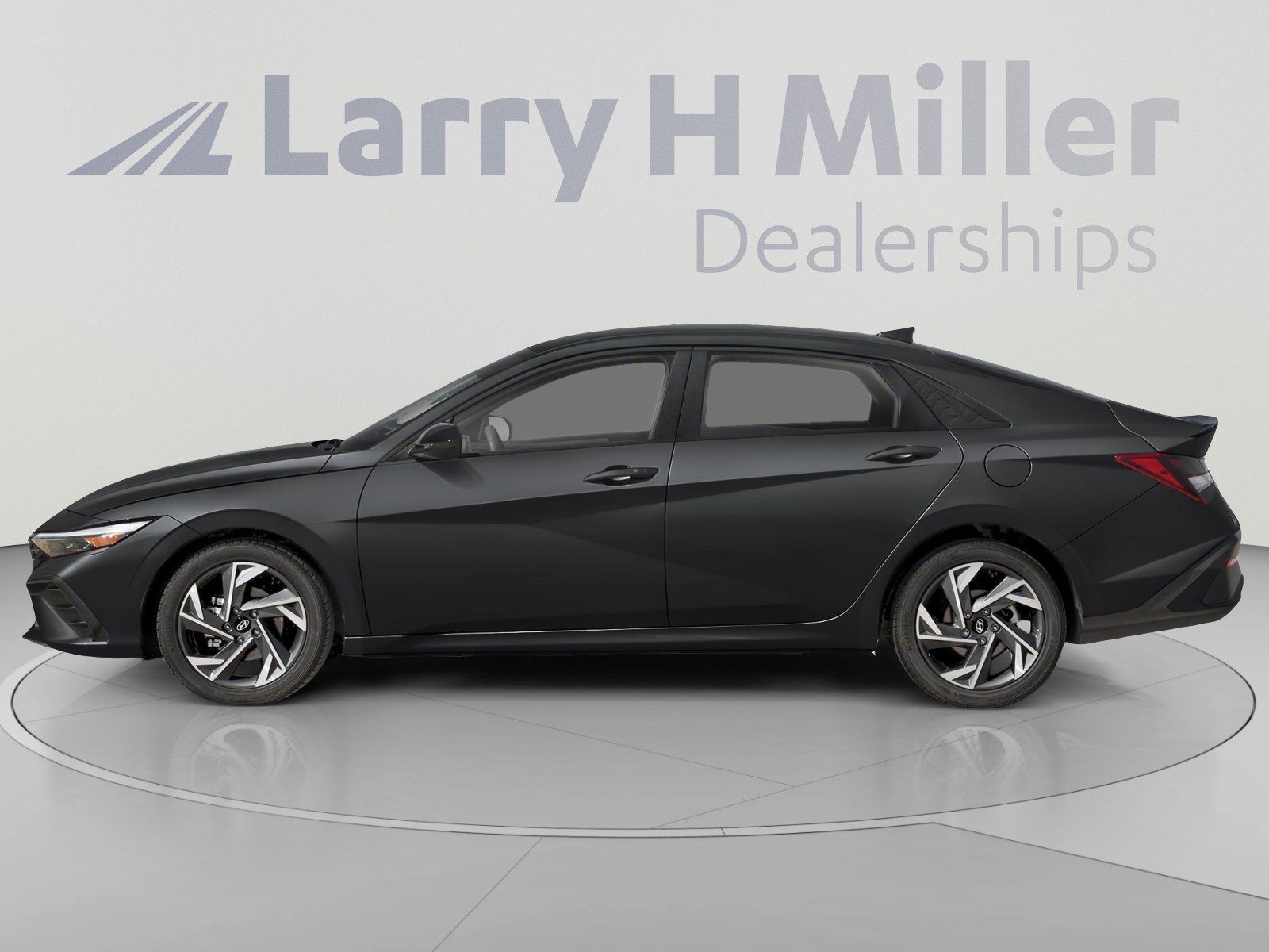 Used 2025 Hyundai Elantra Sport FWD image 3