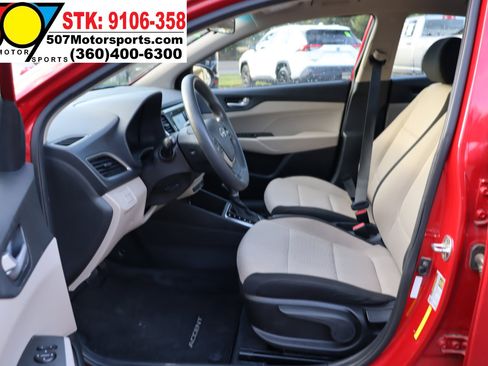 Used 2018 Hyundai Accent SE image 12