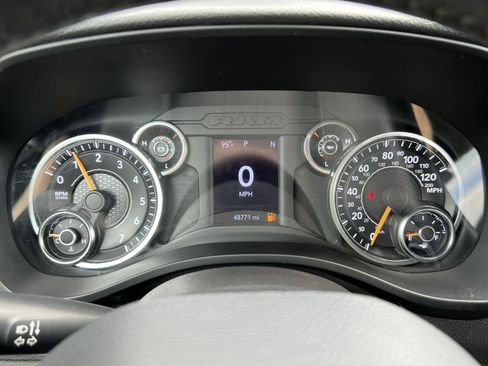 Used 2022 RAM 1500 Big Horn AWD/4WD image 17
