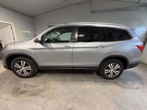 Used 2017 Honda Pilot EX-L image 2